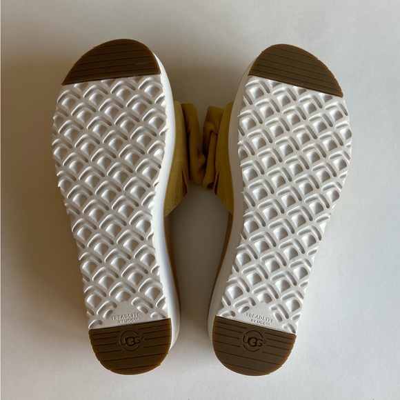 UGG Mustard Yellow Velvet Bow White Wedge Flip Flops Sandals size 8.5 - Picture 11 of 14